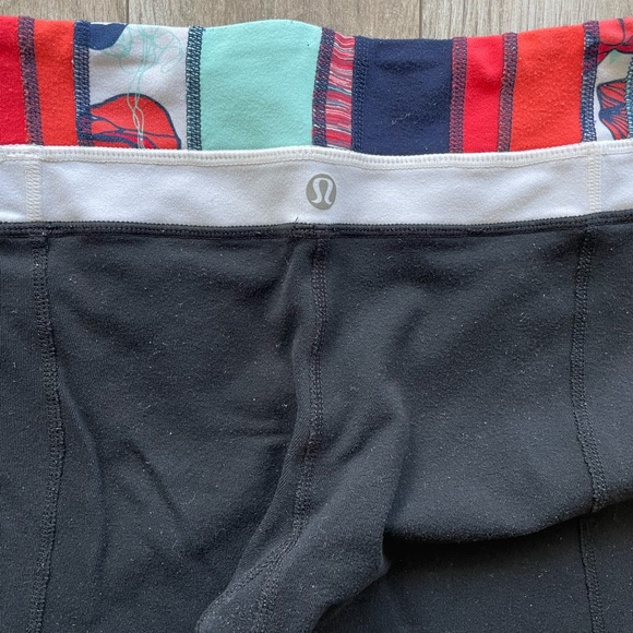 Lululemon Wunder Under Crop Size 4 Reversible - Picture 4 of 7